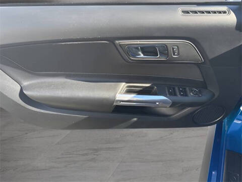 2017 Ford Mustang V6