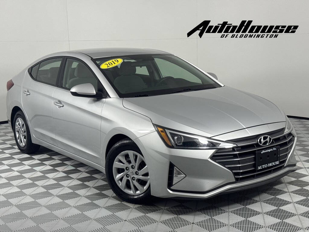 2019 Hyundai Elantra SE's photo