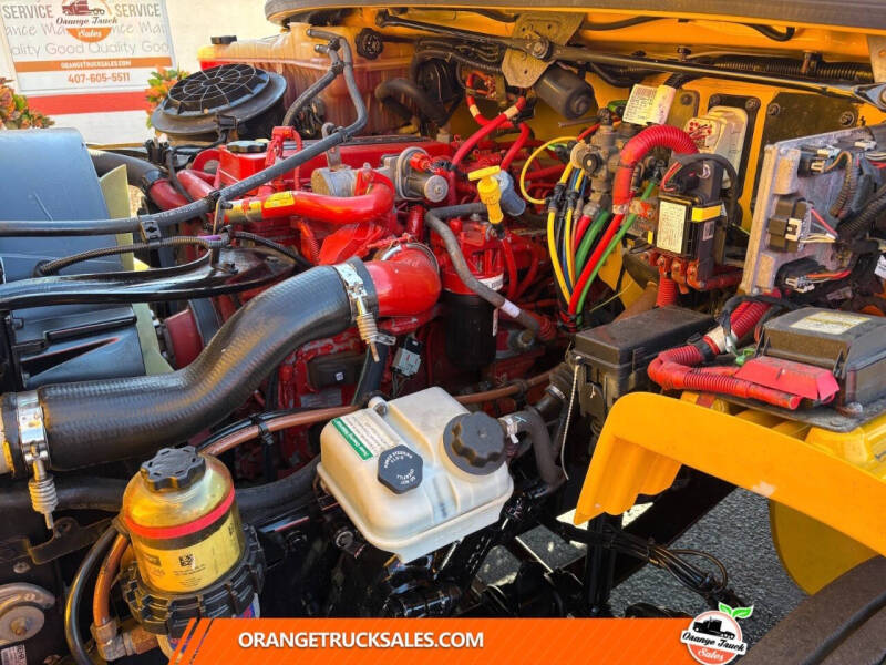 2019 Freightliner M2 106