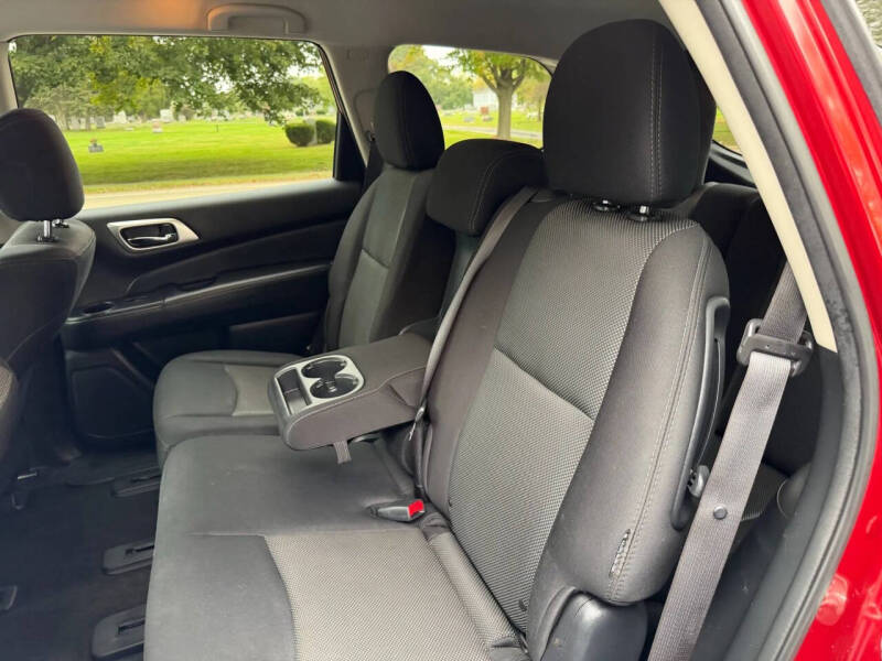 2020 Nissan Pathfinder SV