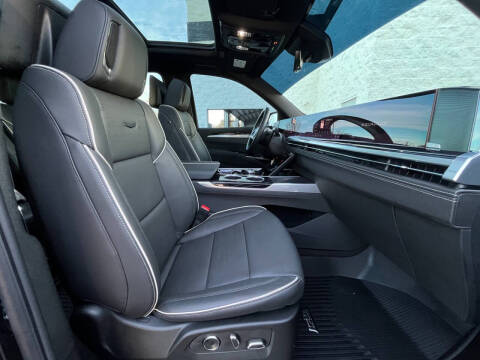 2025 Cadillac Escalade ESV Sport