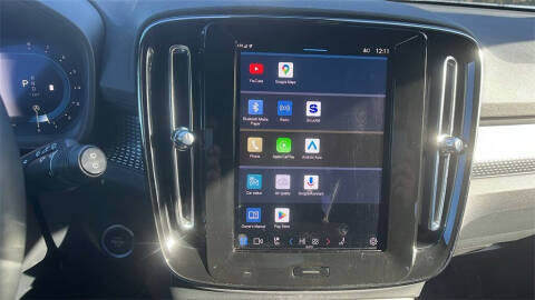 2025 Volvo XC40 B5 Plus Dark Theme