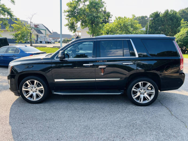 2018 Cadillac Escalade Luxury