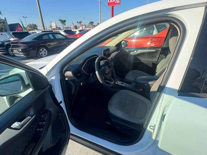 2020 Ford Escape SE