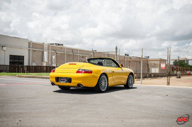 2000 Porsche 911 Carrera 4