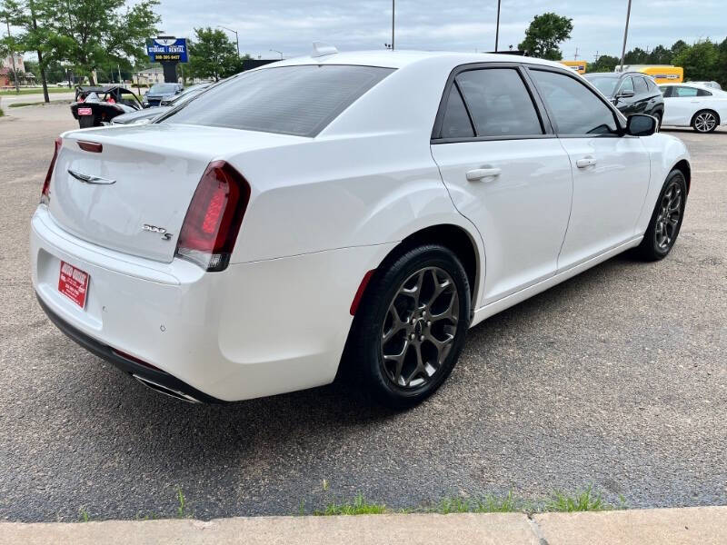 2016 Chrysler 300