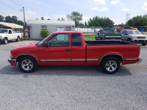 1999 Chevrolet S-10 for sale at CAR-MART AUTO SALES in Maryville TN
