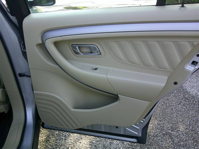 2013 Ford Taurus SEL