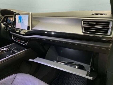 2025 Volkswagen Atlas Cross Sport SE 4Motion