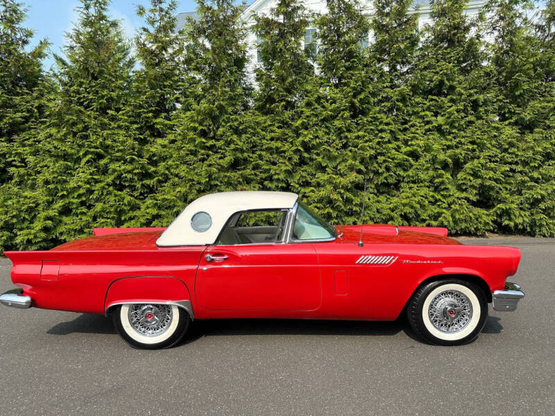 1957 Ford Thunderbird