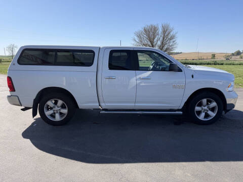 2016 RAM 1500 SLT