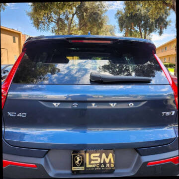 2022 Volvo XC40 T5 R-Design