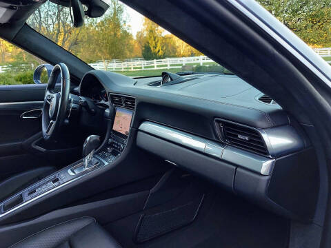 2017 Porsche 911 Carrera 4S