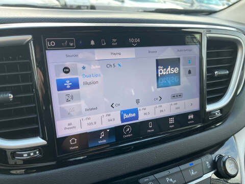 2024 Chrysler Pacifica Touring L