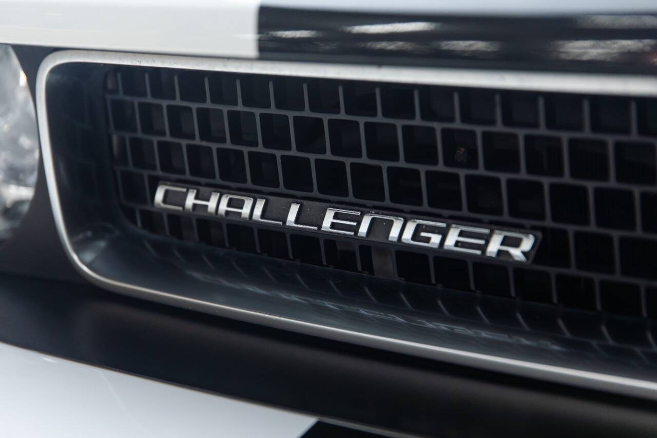 2012 Dodge Challenger 31