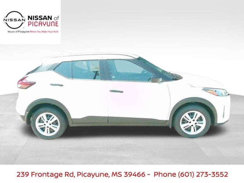 2025 Nissan Kicks Play S
