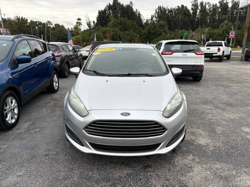 2018 Ford Fiesta SE photo 2