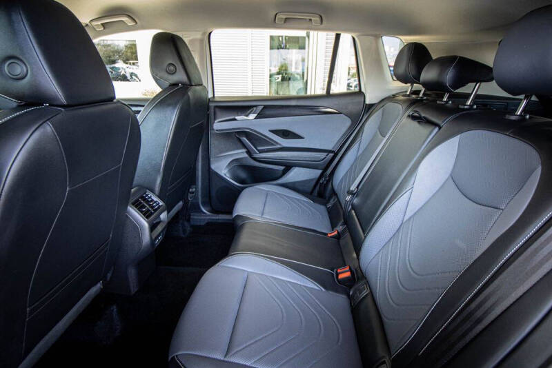 2025 Volkswagen Tiguan SE