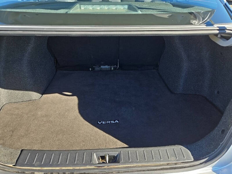 2023 Nissan Versa SV