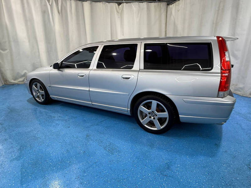 2005 Volvo V70 R