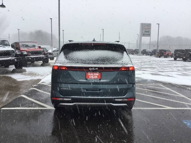 2024 Kia Carnival SX