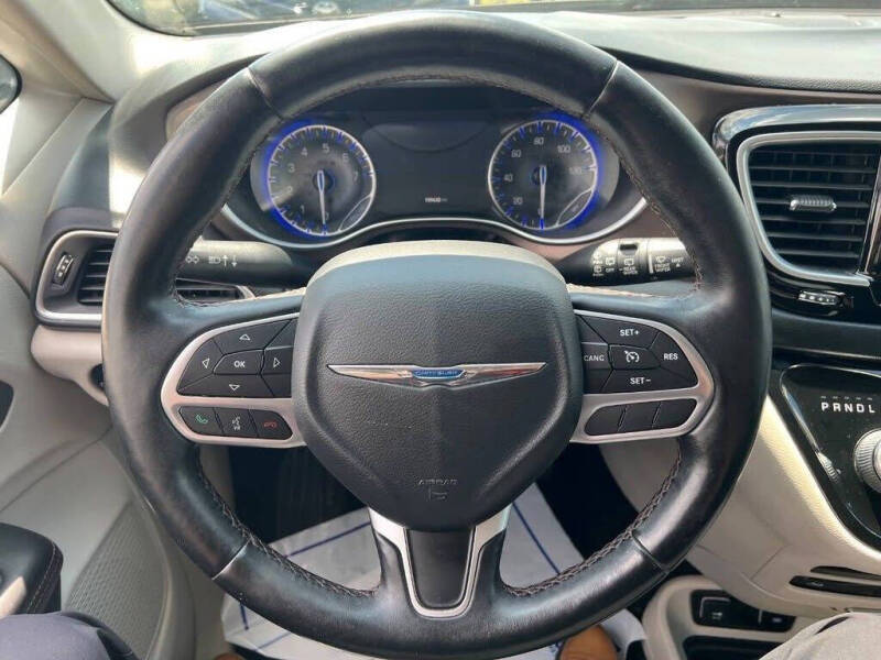 2017 Chrysler Pacifica Touring-L Plus