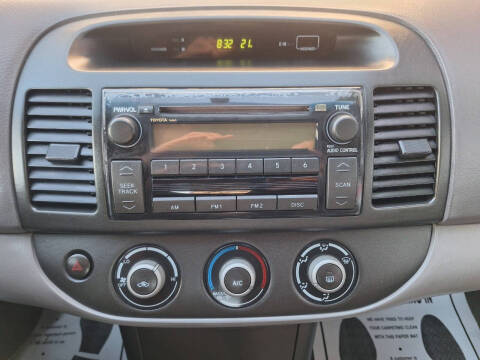 2005 Toyota Camry LE