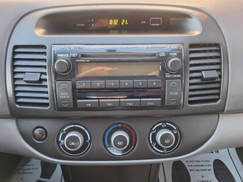 2005 Toyota Camry LE