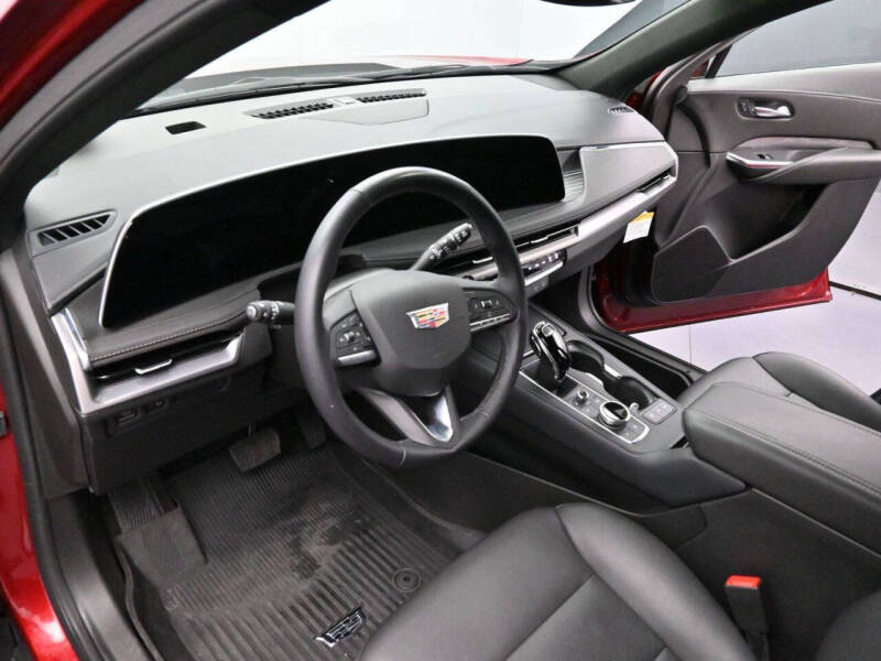 2025 Cadillac XT4 Premium Luxury