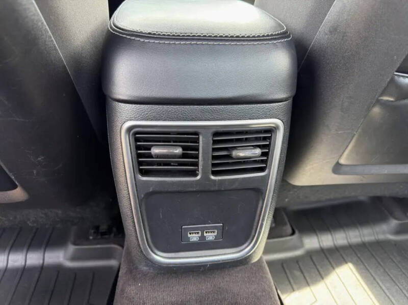 2017 Dodge Charger SXT
