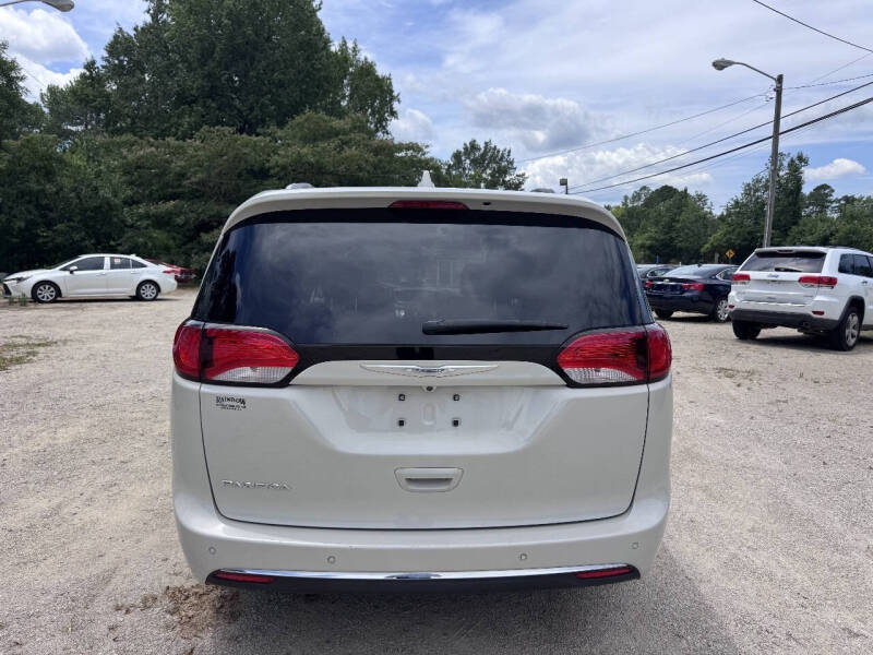 2017 Chrysler Pacifica Touring-L Plus