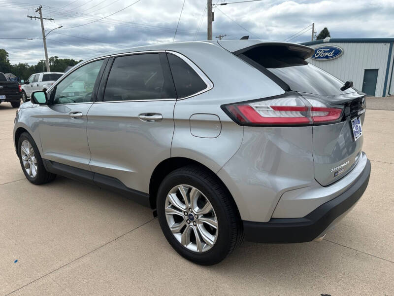 2022 Ford Edge Titanium