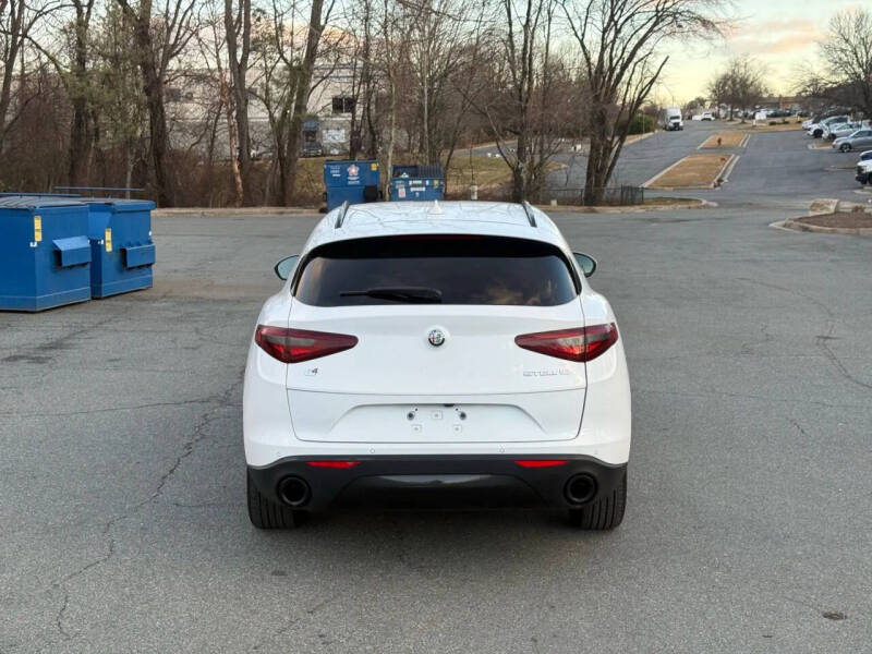 2022 Alfa Romeo Stelvio Sprint