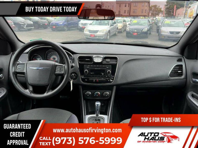 2012 Chrysler 200 LX