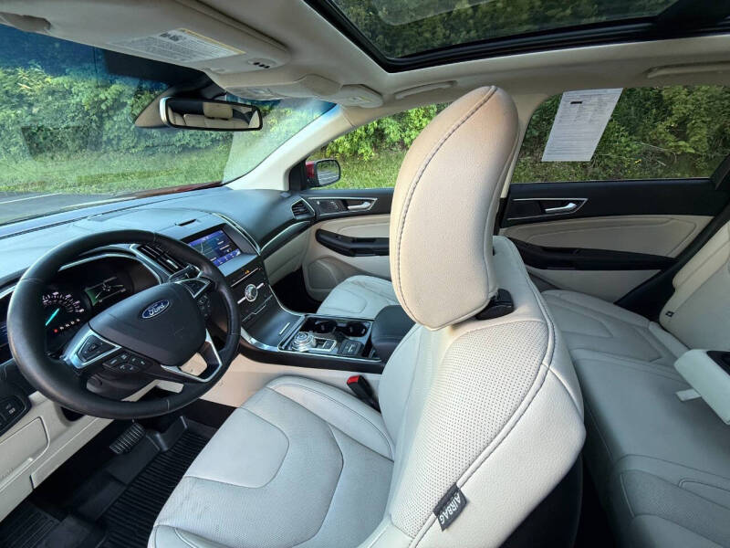 2019 Ford Edge Titanium