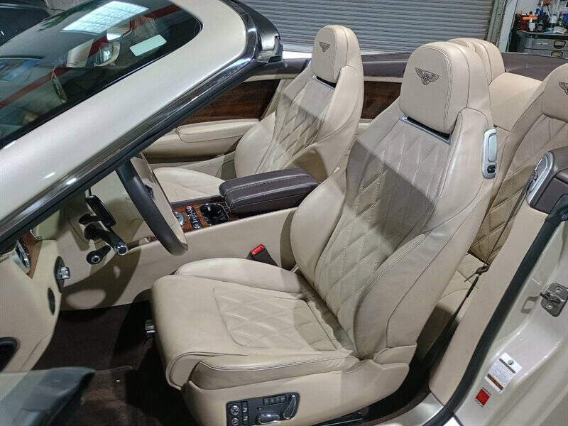 2013 Bentley Continental 32