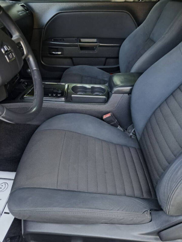 2012 Dodge Challenger SXT