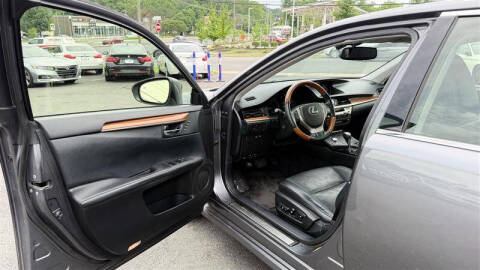 2013 Lexus ES 300h