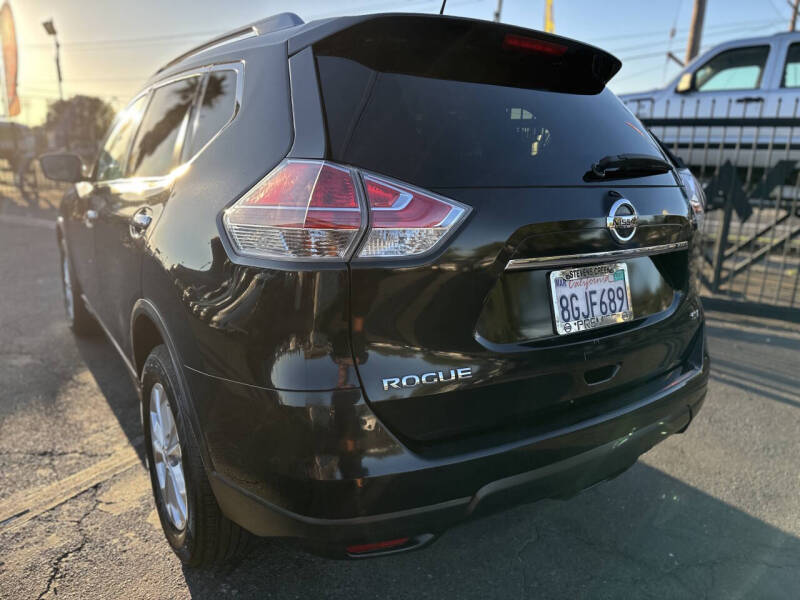 2016 Nissan Rogue SV