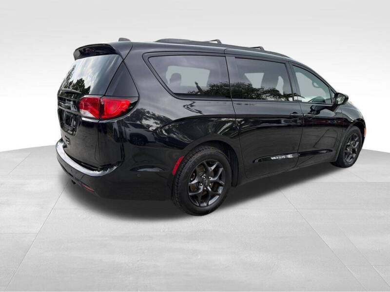 2020 Chrysler Pacifica Touring L Plus