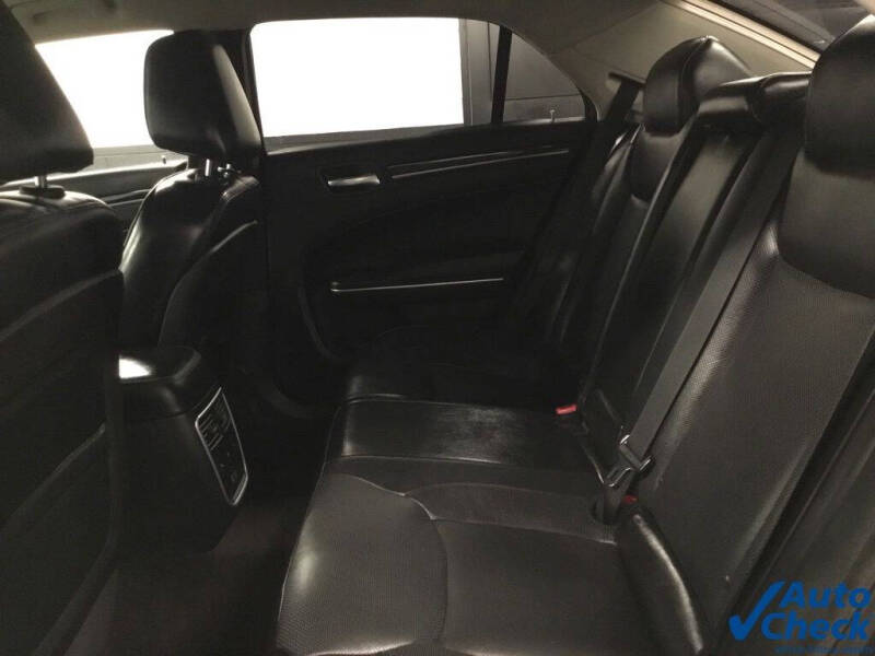 2017 Chrysler 300 C