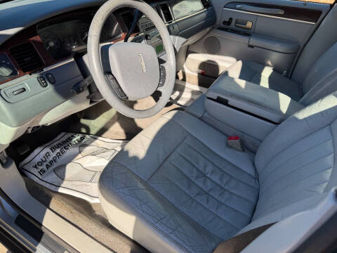 2006 Lincoln Town Car Signature