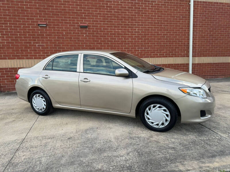 2010 Toyota Corolla LE photo 9