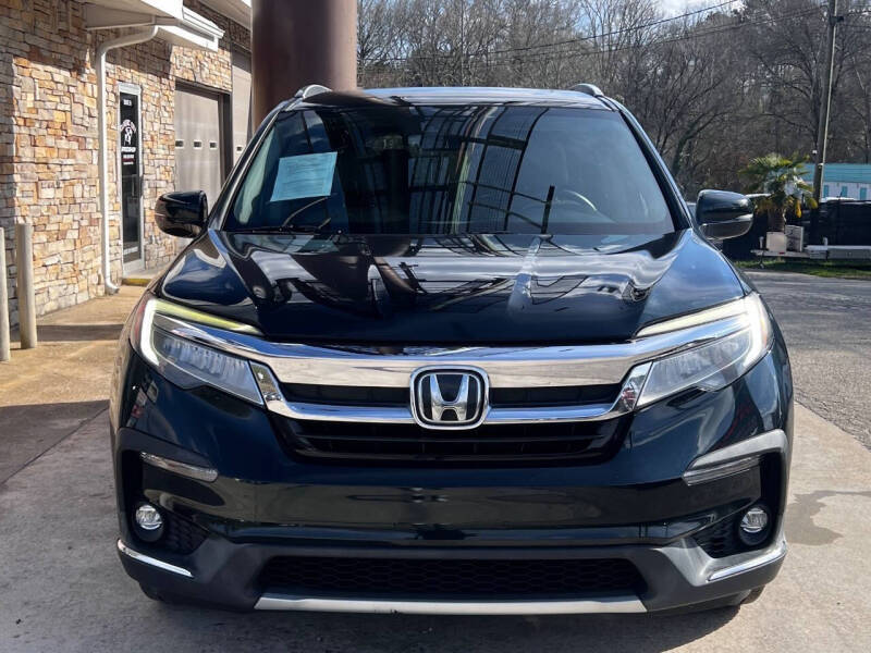 2019 Honda Pilot Touring w/Rear Captain's Chairs