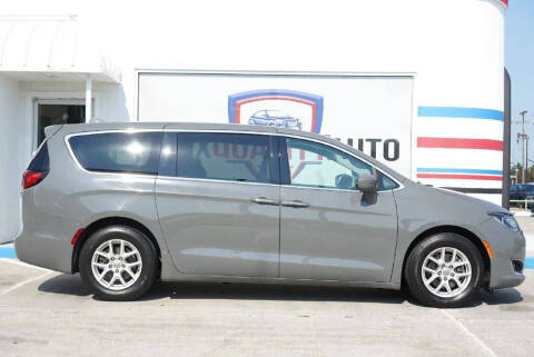 2020 Chrysler Pacifica Touring