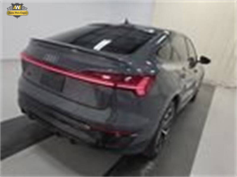 2024 Audi Q8 Sportback e-tron quattro Premium Plus S line