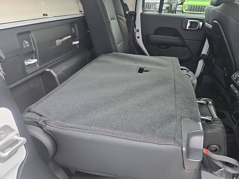 2026 Jeep Gladiator Shadow Ops