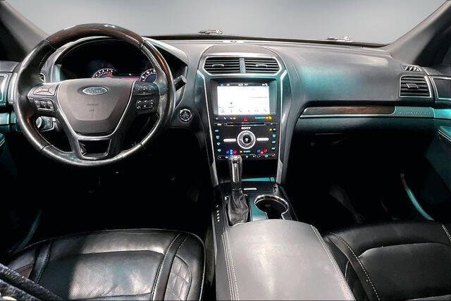 2017 Ford Explorer Platinum