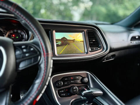 2021 Dodge Challenger SXT