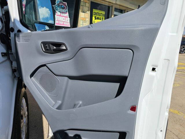 2018 Ford Transit 150 XLT